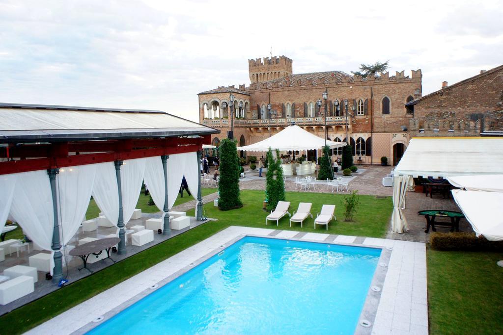 Castello Di Mornico Losana Buitenkant foto