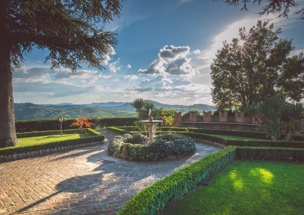 Castello Di Mornico Losana Buitenkant foto