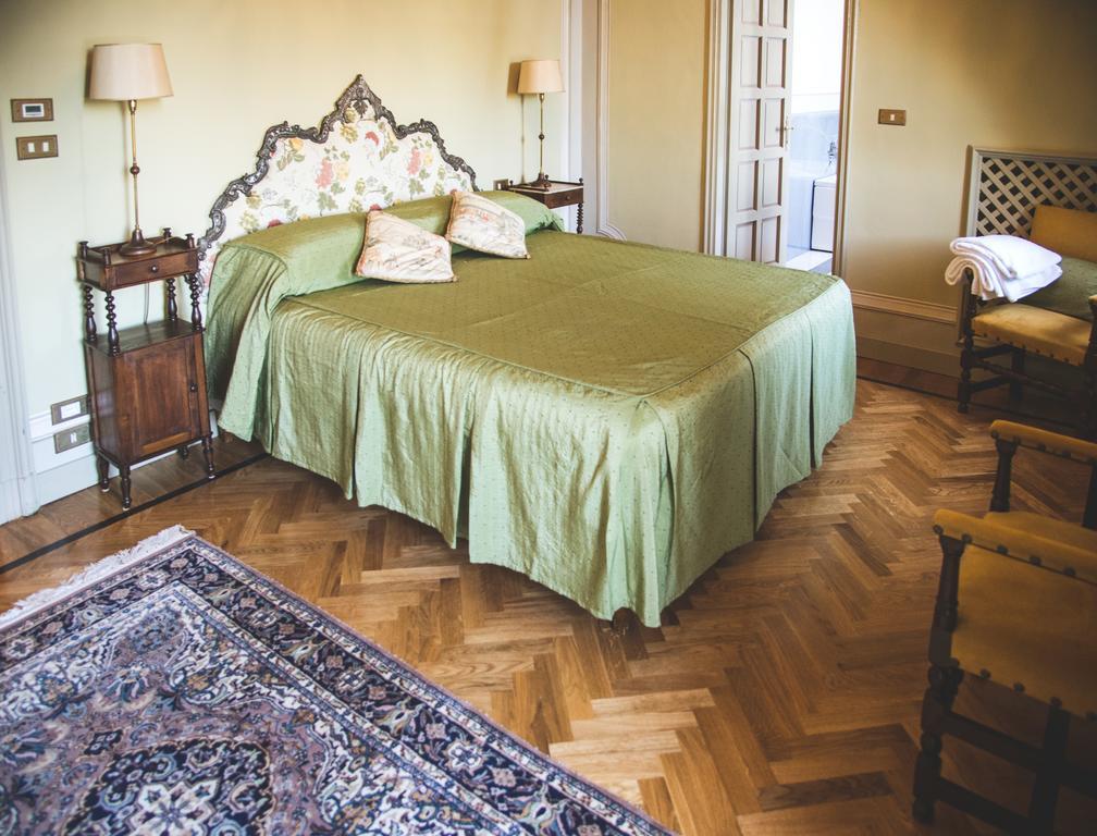 Castello Di Mornico Losana Buitenkant foto
